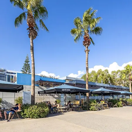 Apartamento 74 Prokymea- Steps From The Sea, Downtown, Balcony *