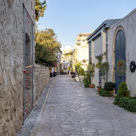 Lägenhet 74 Prokymea- Steps From The Sea, Downtown, Balcony *