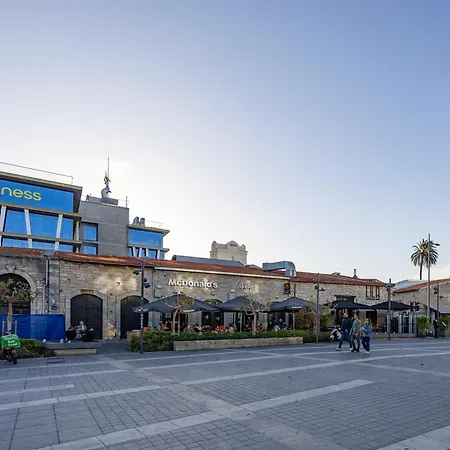74 Prokymea- Steps From The Sea, Downtown, Balcony Lägenhet Limassol