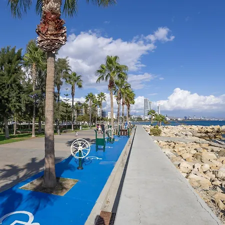 74 Prokymea- Steps From The Sea, Downtown, Balcony Lemesos