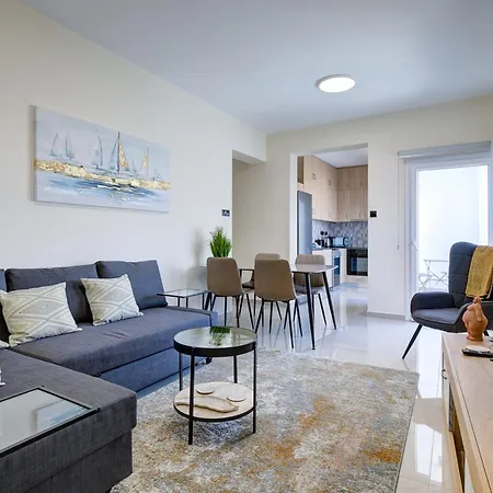 74 Prokymea- Steps From The Sea, Downtown, Balcony 아파트 레메소스