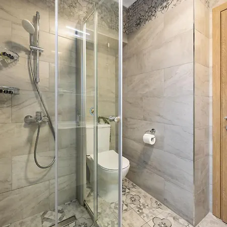 Lägenhet 74 Prokymea- Steps From The Sea, Downtown, Balcony *