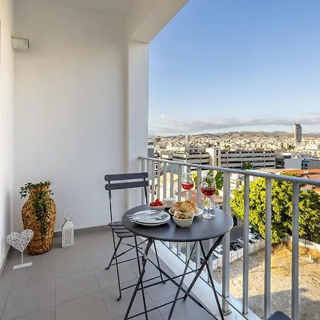 Lägenhet 74 Prokymea- Steps From The Sea, Downtown, Balcony *