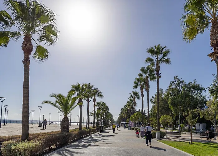 Appartamento 74 Prokymea- Steps From The Sea, Downtown, Balcony Limisso