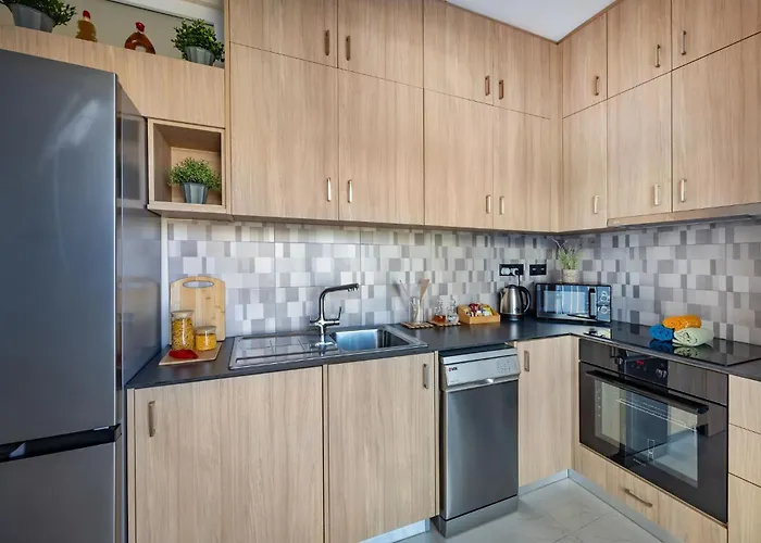 74 Prokymea- Steps From The Sea, Downtown, Balcony Appartamento Limisso