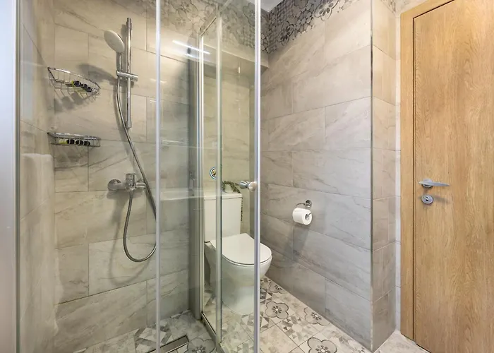 Appartamento 74 Prokymea- Steps From The Sea, Downtown, Balcony *