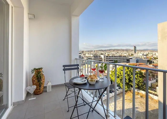 Appartamento 74 Prokymea- Steps From The Sea, Downtown, Balcony *