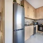74 Prokymea- Steps From The Sea, Downtown, Balcony Appartement