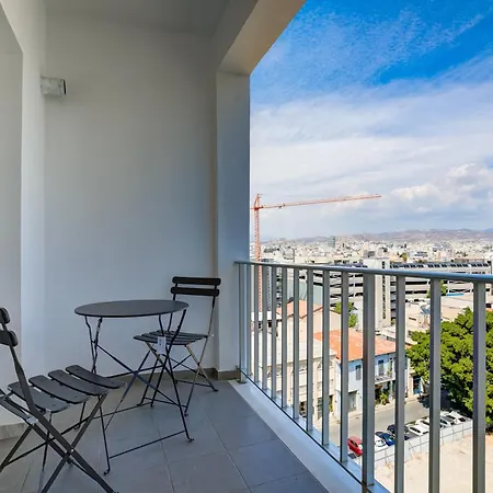 74 Prokymea- Steps From The Sea, Downtown, Balcony Apartman Limassol