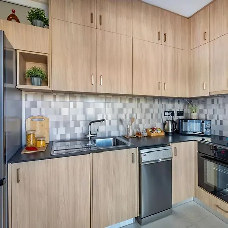 74 Prokymea- Steps From The Sea, Downtown, Balcony Appartement Limasol